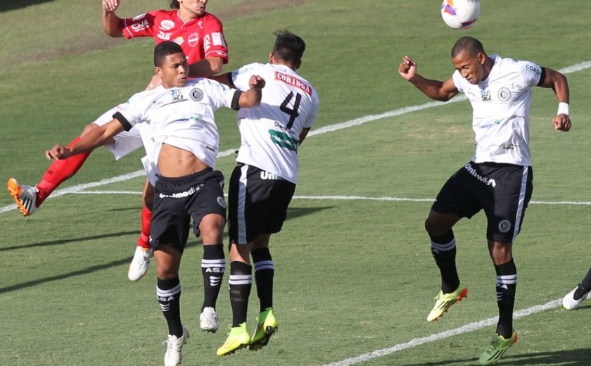 Com gols no segundo tempo, ASA perde a invencibilidade para o Vila Nova
