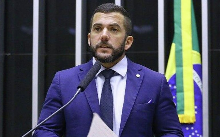 Polícia realiza buscas contra deputados do PL suspeitos de desvio de verbas