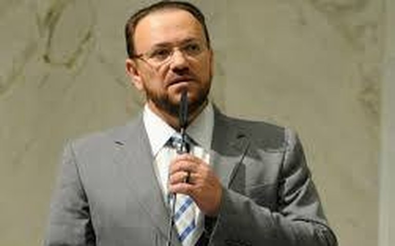 Governo elabora alternativa para redução da maioridade penal