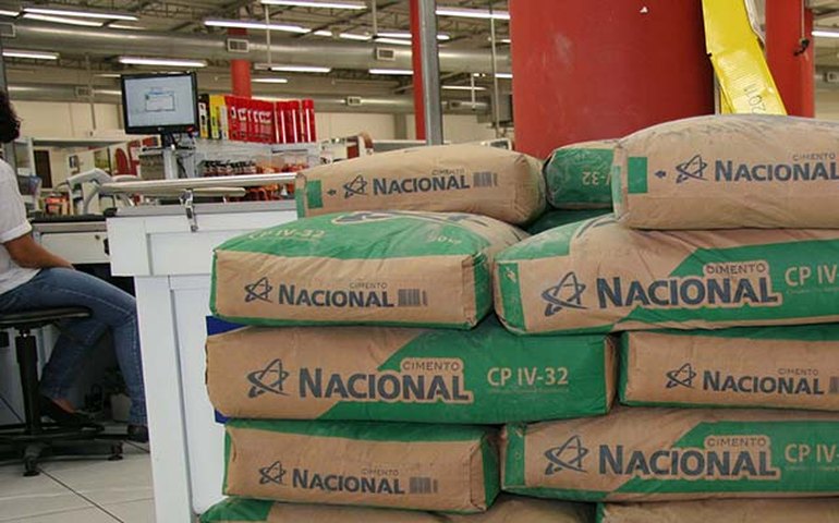 Snic: Vendas de cimento caem 5,1% em setembro; guerra em Israel deve elevar custos do setor