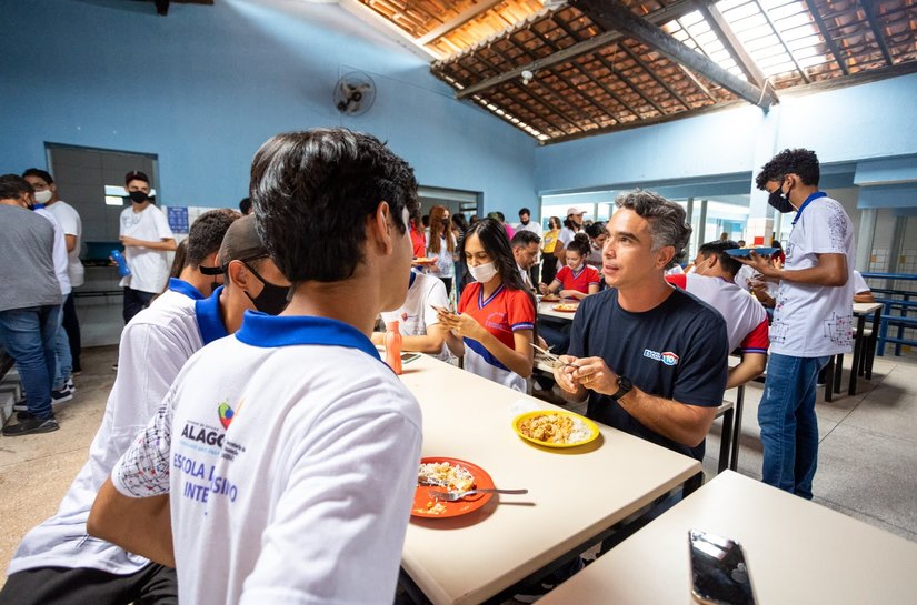 Rafael Brito propõe ampliar recursos da alimentação escolar para alunos mais vulneráveis