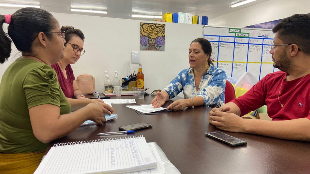 Educação recebe técnicas do MEC para discutir e monitorar implantação do Programa Brasil Alfabetizado