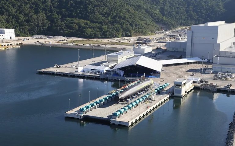 Lula visita, no RJ, projeto de submarino nuclear