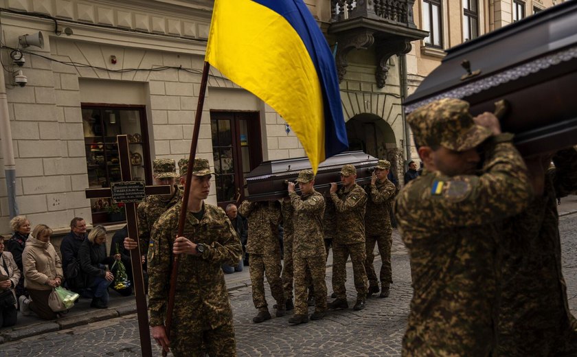 Militares ucranianos reclamam de seu governo e de equipamentos do Ocidente, diz jornal britânico