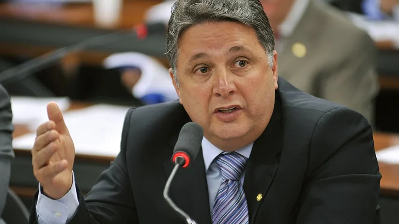 Garotinho, Paes, Ruas e Siri: TRE-RJ define ordem da propaganda para TV e rádio