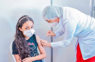 Maceió inicia vacinação de crianças de 8 anos sem comorbidades