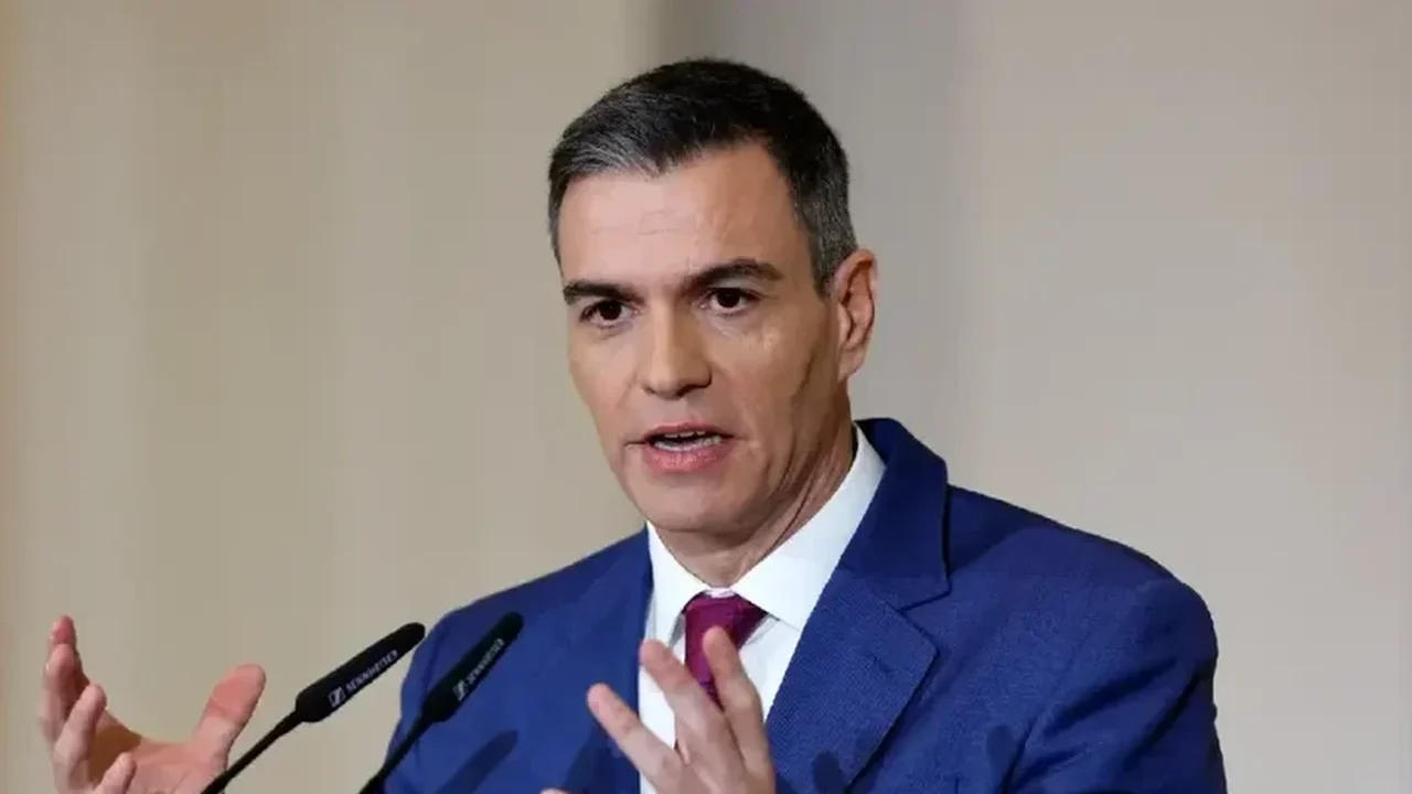 Sánchez reage após ser chamado de ditador por Milei e Espanha critica 'interferência externa'
