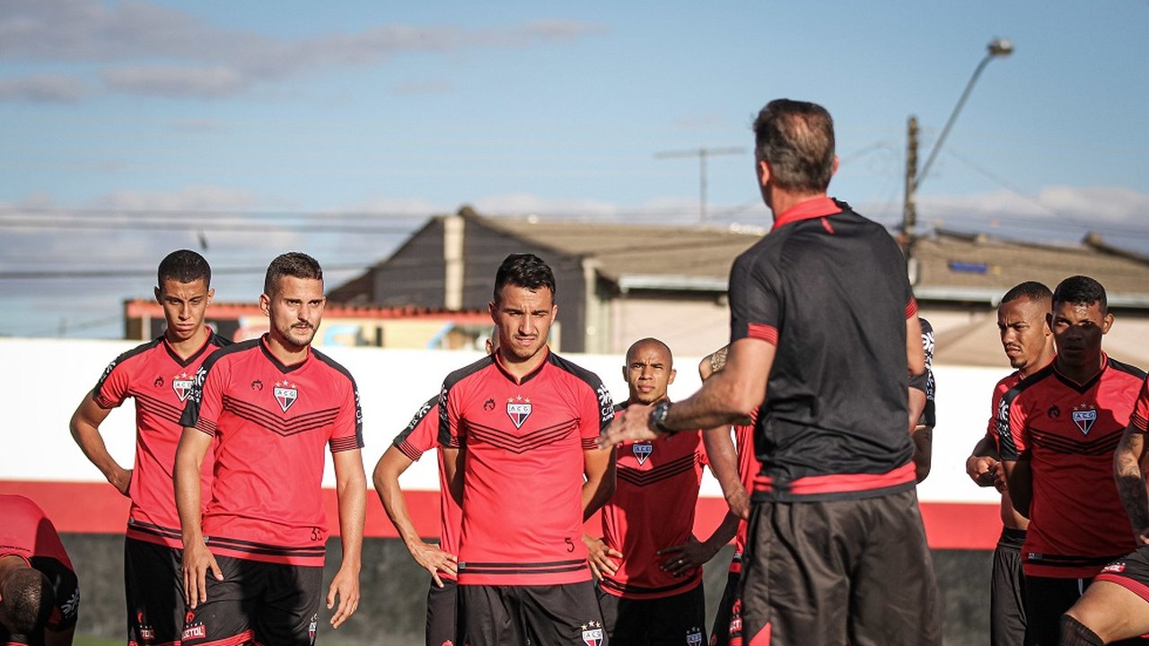 Atlético-GO obtém aval da CBF para usar atletas que deram positivo para covid-19