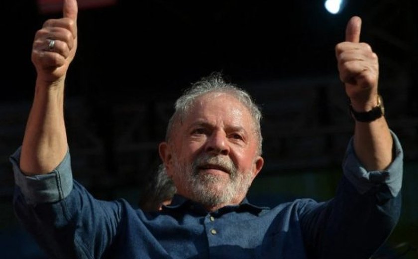 Lula: Precisamos recuperar a Petrobras, não podemos deixar privatizar Eletrobras