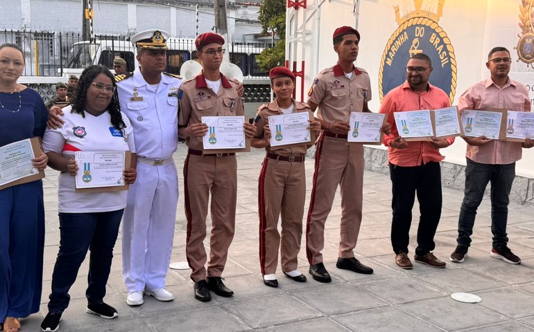 Alunos do Colégio da Polícia Militar vencem Concurso de Redação da Marinha do Brasil