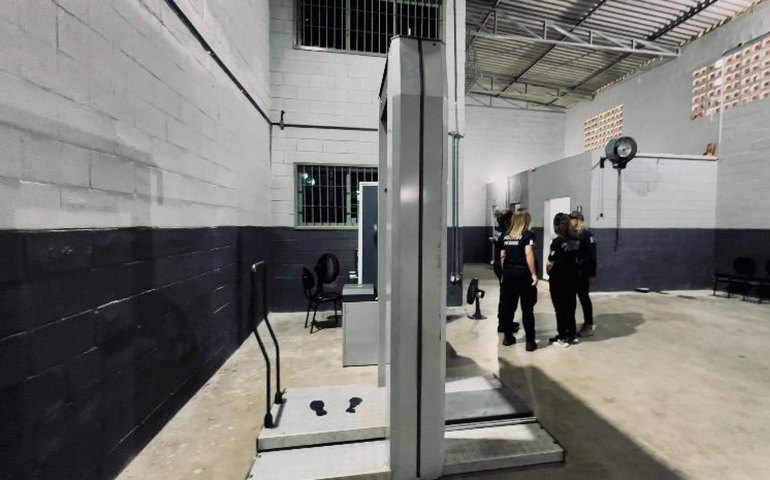 Investimento em tecnologia: cinco mulheres são flagradas pelo bodyscam com drogas em Alagoas