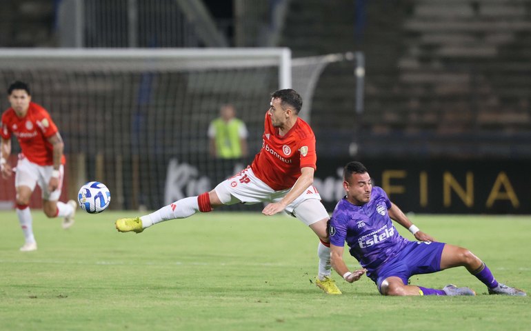 Inter cansa no 2º tempo, mas vence Metropolitanos e assume liderança do Grupo B na Libertadores