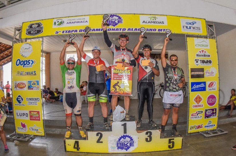 Hamurabi Santos, ciclista e aluno FAT, participa do Circuito Alagoano de Mountain Bike