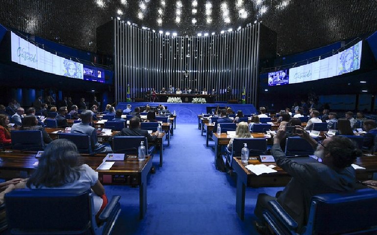 Senado aprova projeto para criação de cargos no TST