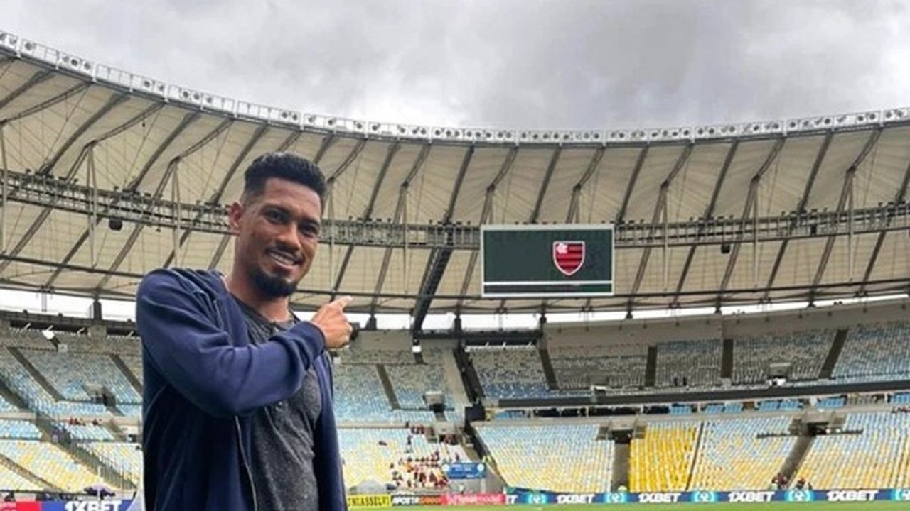 Na Portuguesa-RJ, Hernane Brocador diz que faria 50 gols pelo Flamengo atual e relembra 'bagunça enorme' na Arábia Saudita