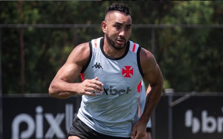 Payet sente dores na coxa e vira desfalque do Vasco diante do Palmeiras