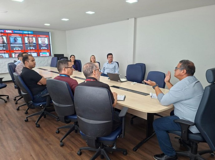 Segurança Pública discute integração de sistema de videomonitoramento com comitiva de Flexeiras