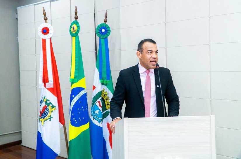 Câmara propõe lei que obriga estabelecimentos de grande porte a contratar bombeiros civis