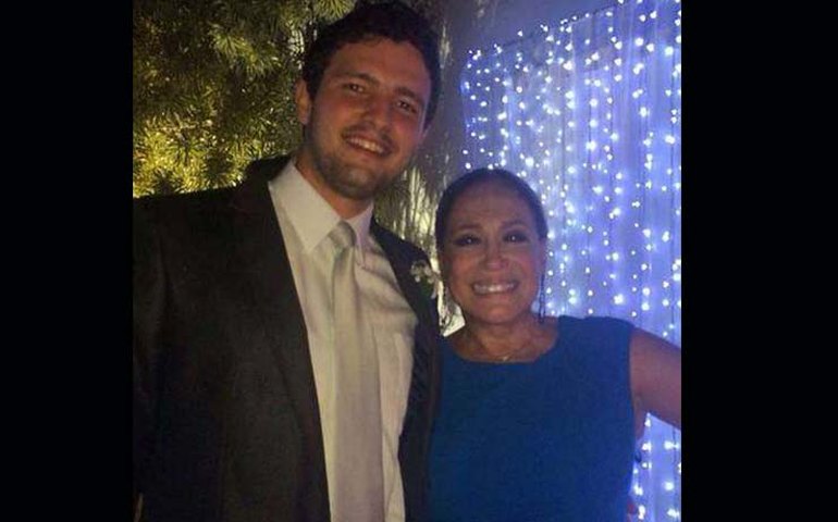 Susana Vieira leva tombo em ensaio