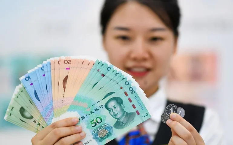 PMI industrial da China recua a 49,5 em outubro e fica abaixo da previsão