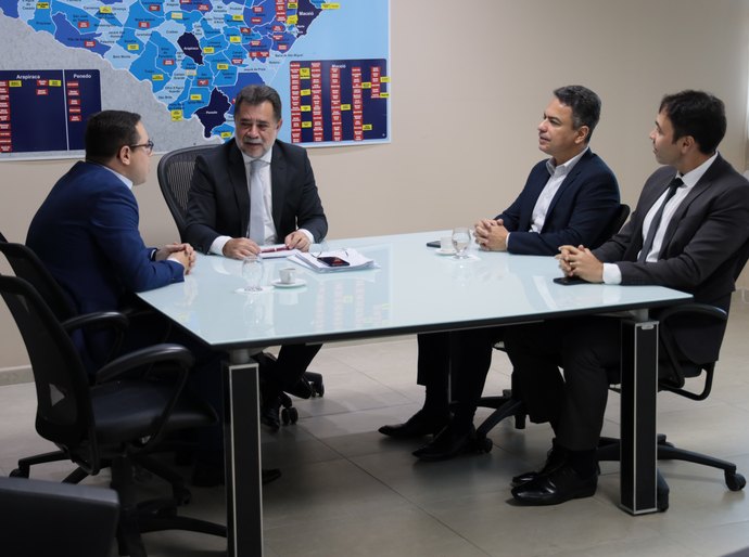 PGJ Lean Aaújo recebe visita de cortesia do defensor público-geral Fabrício Leão Souto