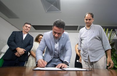 Governador assina decretos para empresas que irão investir mais de R$ 98 milhões em Alagoas