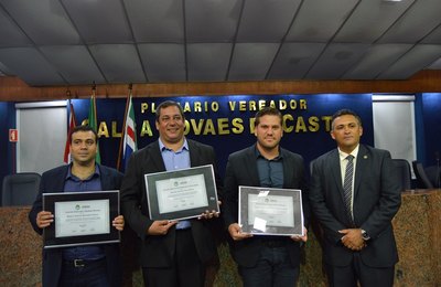 Integrantes do Sistema Penitenciário recebem comendas na Câmara de Maceió por serviços prestados