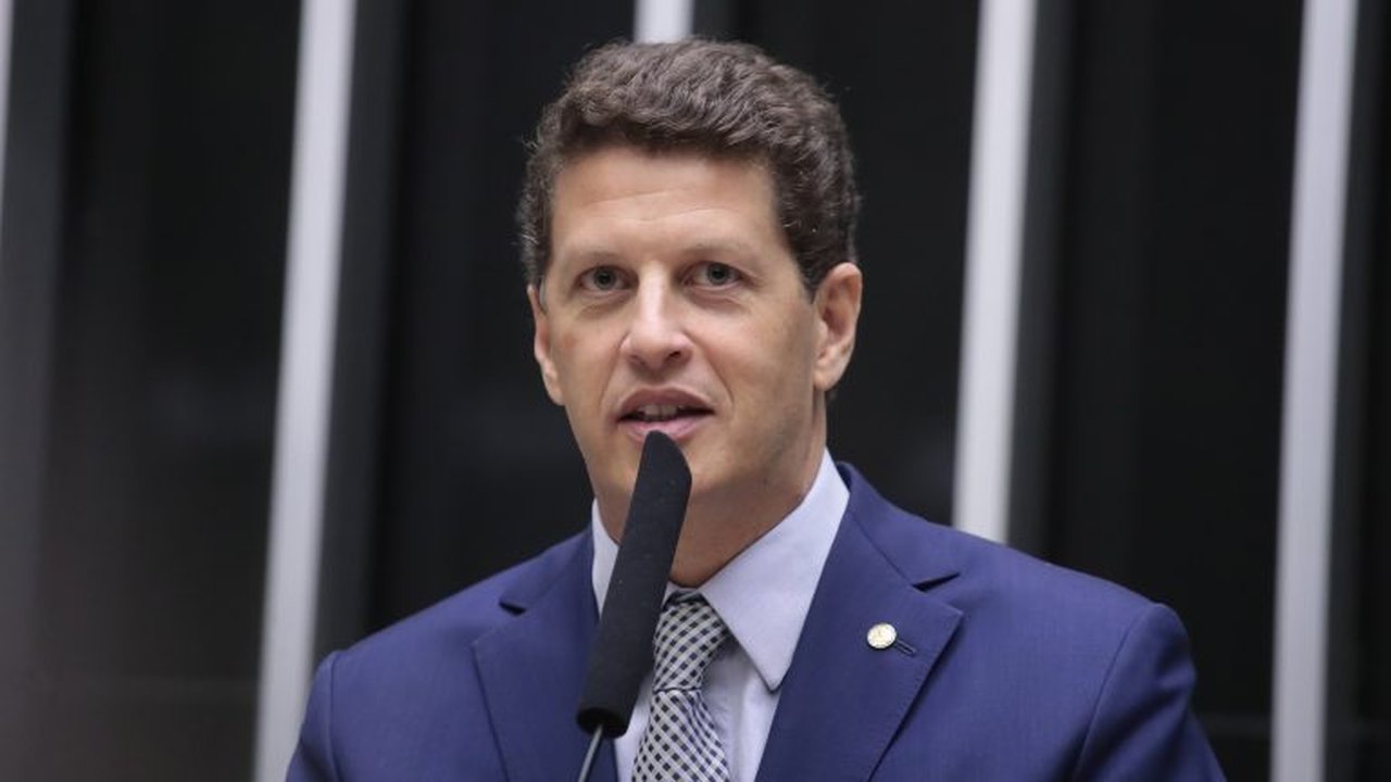 Salles gastou quase R$ 3 milhões em campanha antes de desistir do Senado