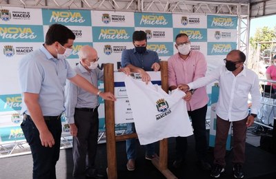 Prefeito Rui Palmeira entrega a nova Avenida Humberto Gomes de Barros