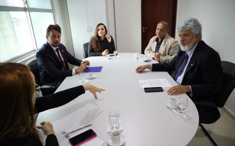 OAB/AL cria projeto para fortalecer cultura de ouvidoria; MPE/AL adere à iniciativa