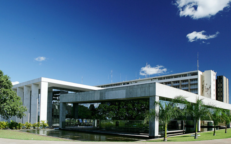 Justiça do DF manda rede social remover post de Nikolas Ferreira que chama PT de 'partido de traficantes'