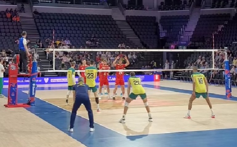 Lucarelli lidera Brasil na vitória por 3 a 0 sobre a Bulgária na Liga das Nações de Vôlei