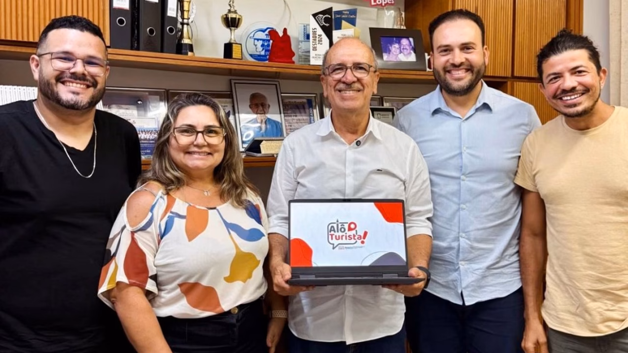 Turismo Inteligente: Penedo lança ‘Alô Turista!’, canal com Inteligência Artificial para visitantes