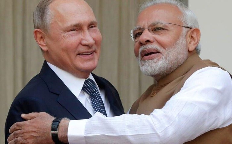 Apesar de pressão dos EUA, Índia não pode se dar ao luxo de romper laços com a Rússia, diz mídia