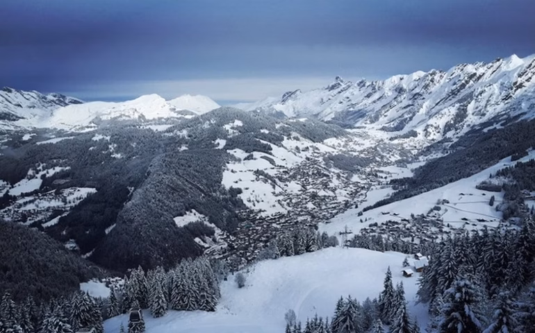 Brasileiro morre em avalanche ao esquiar nos Alpes franceses