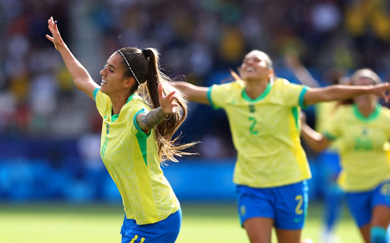 Jogadoras da seleção de futebol exaltam força do grupo e vaga 'desacreditada' na final olímpica