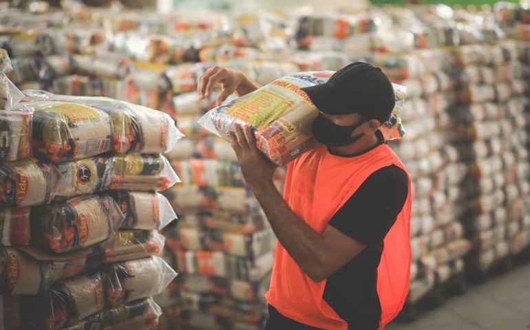 Pandemia: Governo inicia entrega de 250 mil cestas básicas a famílias carentes na segunda (19)