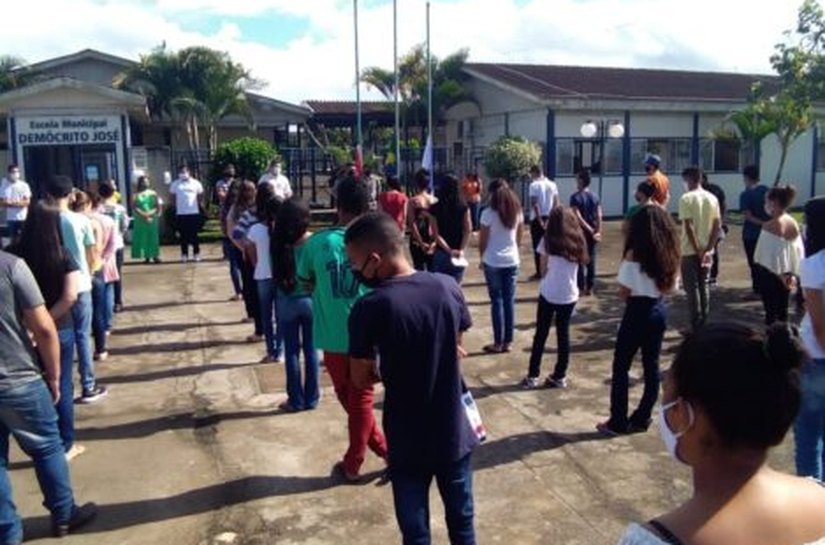 Escola Demócrito José realiza ação em alusão ao 7 de setembro em Branquinha