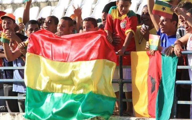 Treino aberto de Gana leva milhares de pessoas ao Rei Pelé