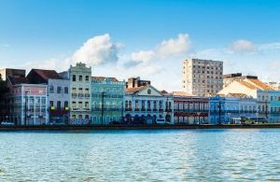 Decolar registra aumento de 107% na procura por pacotes de viagem para as férias de julho