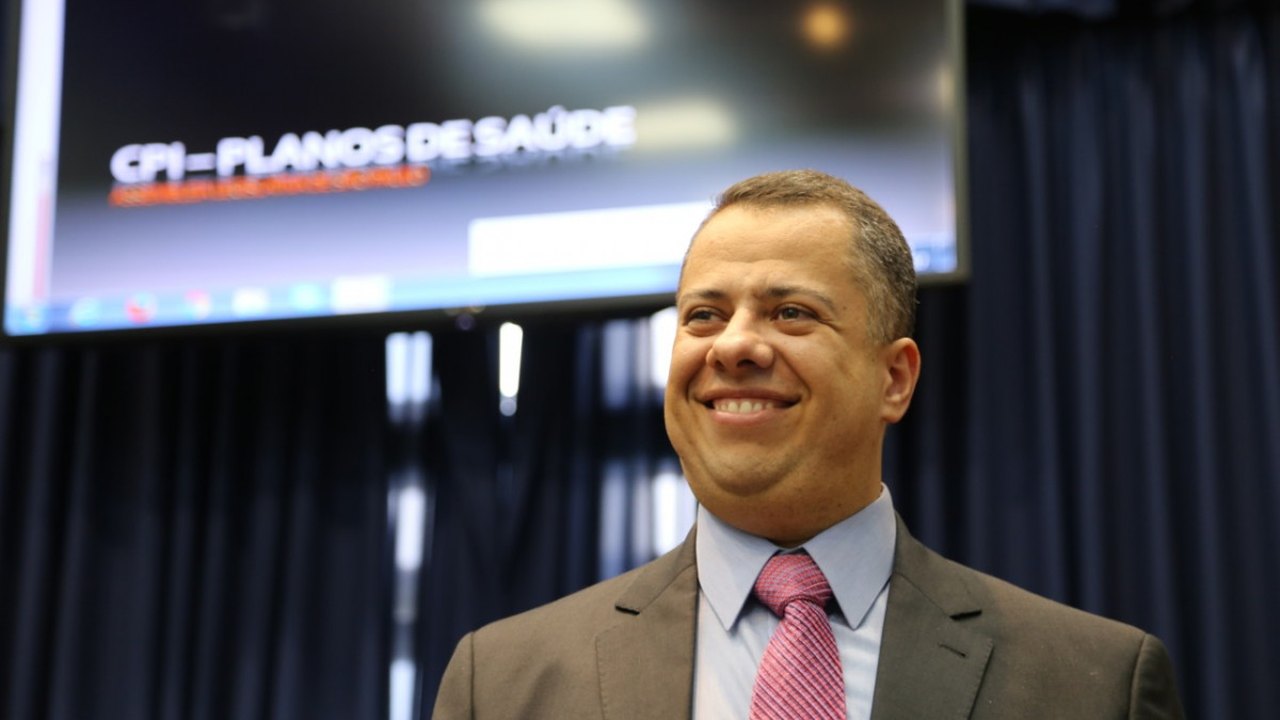 Vice-presidente da Alesp é denunciado por ameaçar colocar ‘cabresto’ em deputada