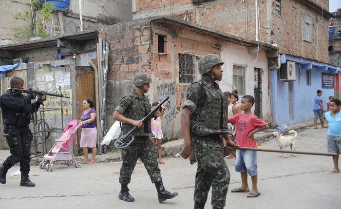 O percentual de supostas execuções cometidas pelos policiais é parecido com aquelas cometidas pelos grupos armados ilegais no território