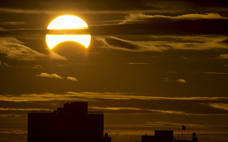 Eclipse lunar poderá ser visto no Brasil de hoje para amanhã