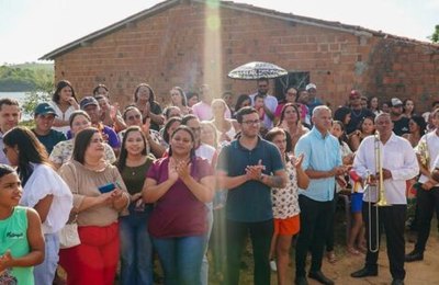 Prefeitura de Traipu entrega escola e unidade de saúde no Povoado Bom Jardim