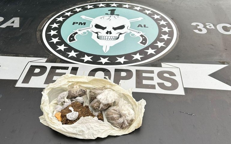 Drogas e armas de fogo são retiradas de circulação pela Polícia Militar