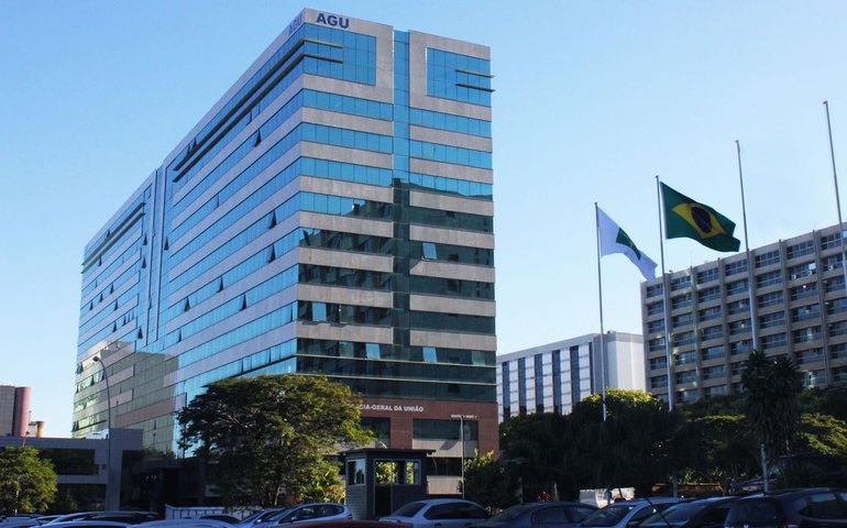 Marco temporal é inconciliável, mas solução deve ser negociada, diz AGU ao STF
