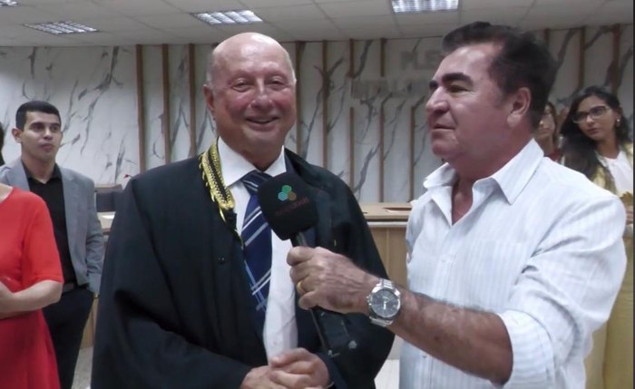 Conselheiro Fernando Toledo em última sessão antes da aposentadoria