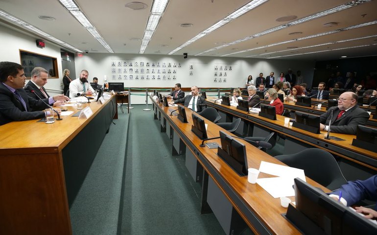 Conselho de Ética da Câmara instaura processo contra Eduardo Bolsonaro