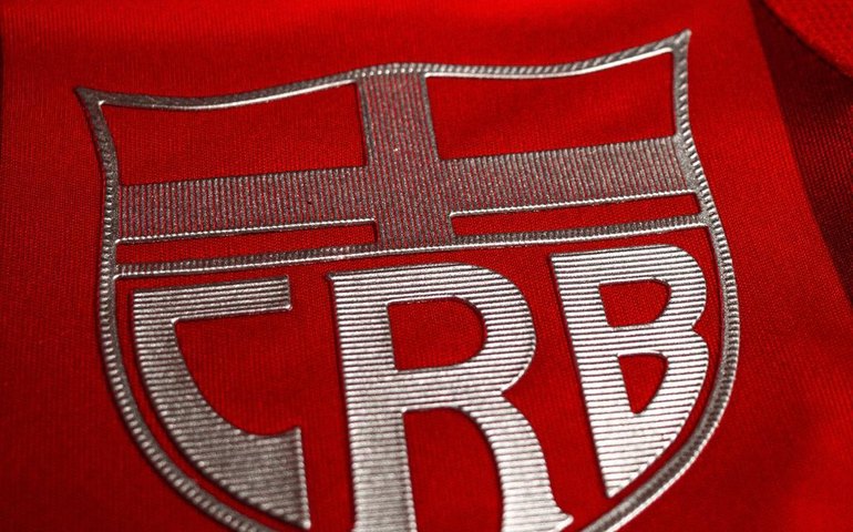Clube de Regatas Brasil lança 3° uniforme nesta terça-feira (20)