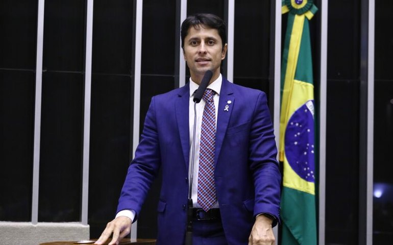 Comissão aprova proposta que detalha papel do cuidador de pessoa com deficiência